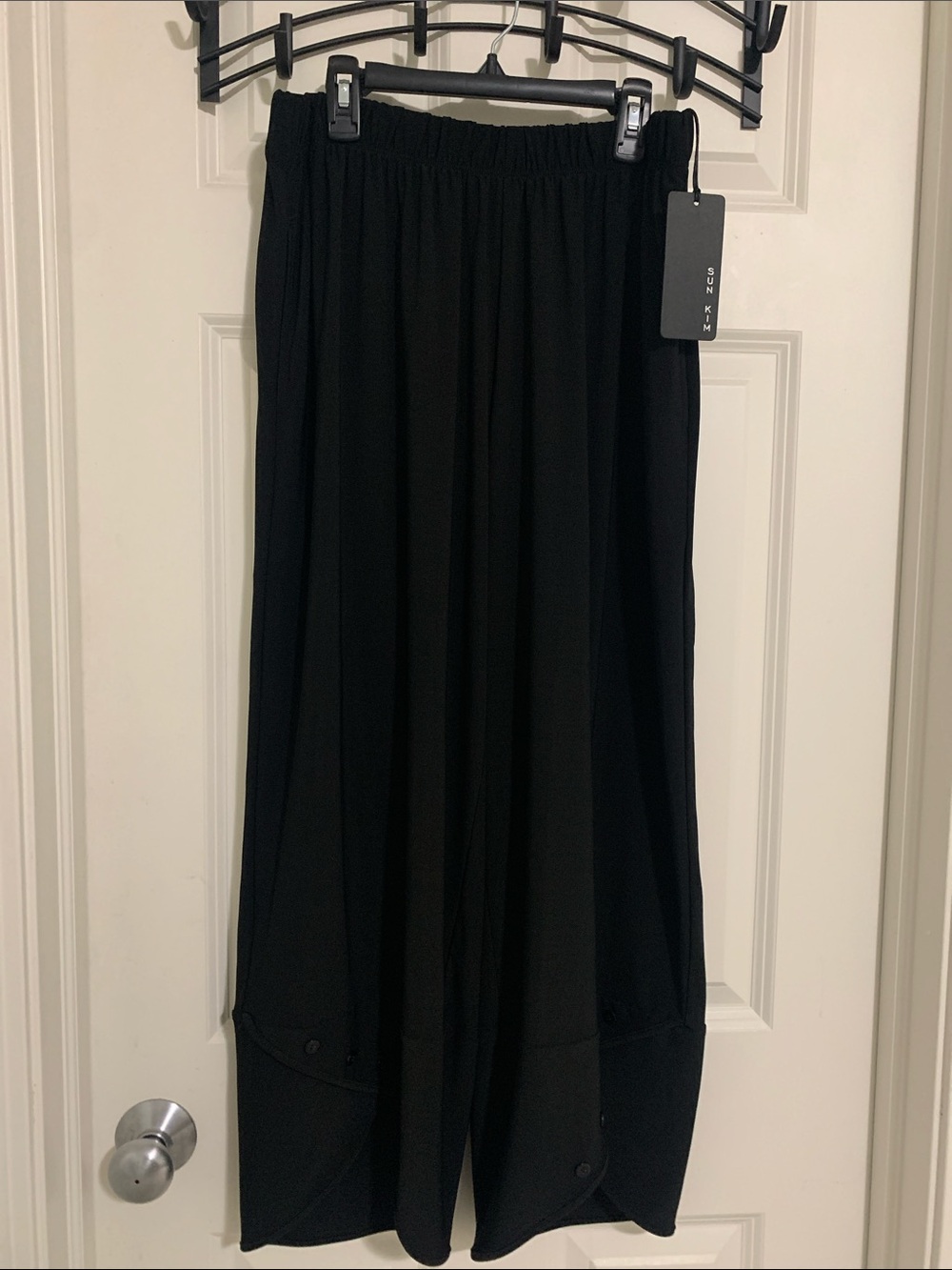 “Candice”Black Wide-Leg Pull-On Pants with Hem Detail
